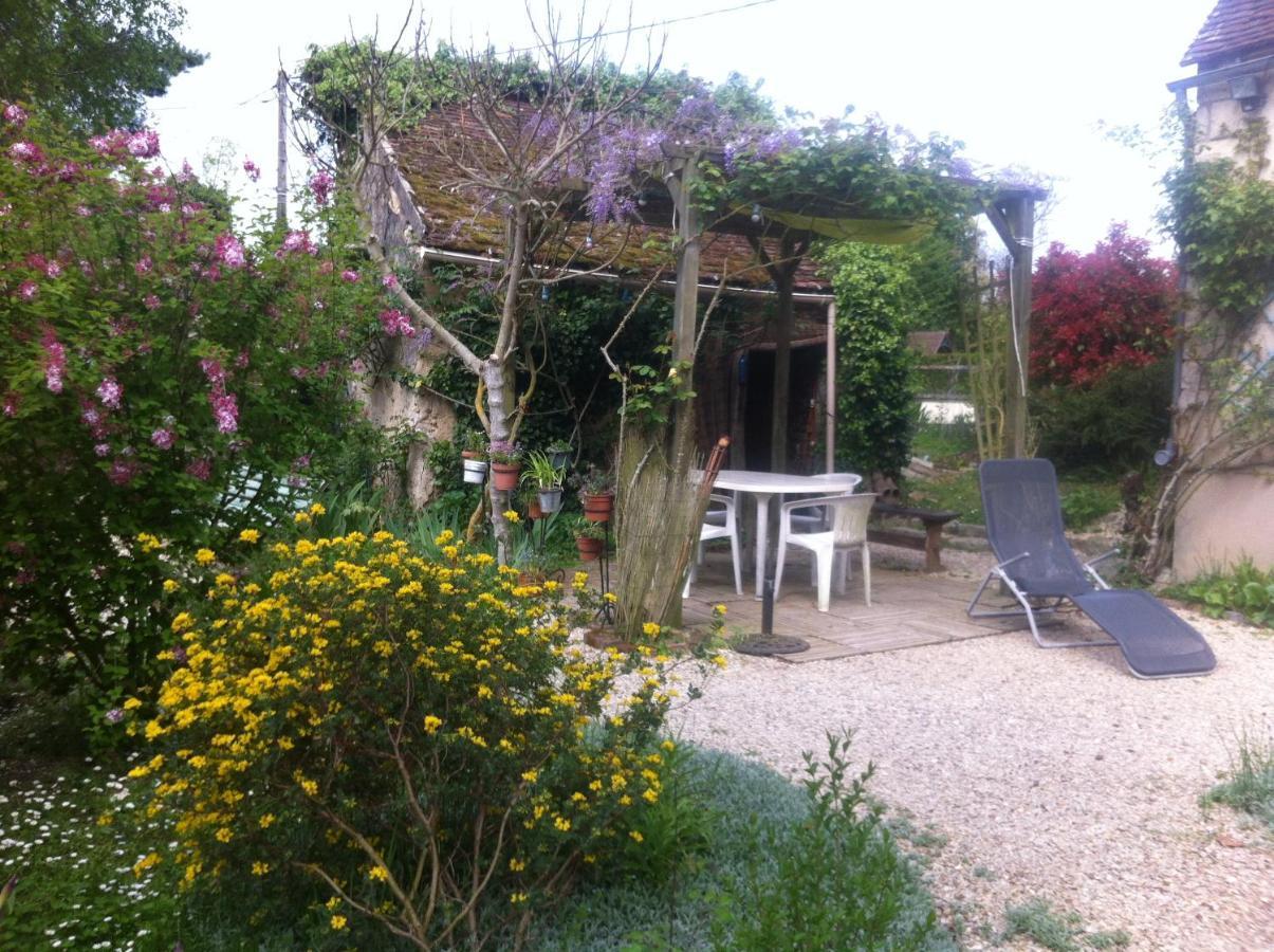 3 roses Bed and Breakfast Villeneuve-sur-Yonne Exterior foto