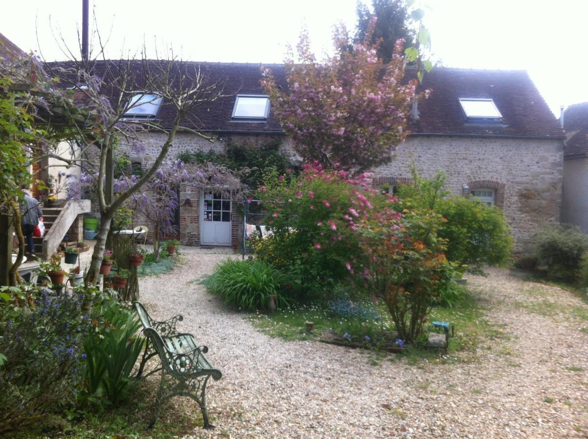 3 roses Bed and Breakfast Villeneuve-sur-Yonne Exterior foto