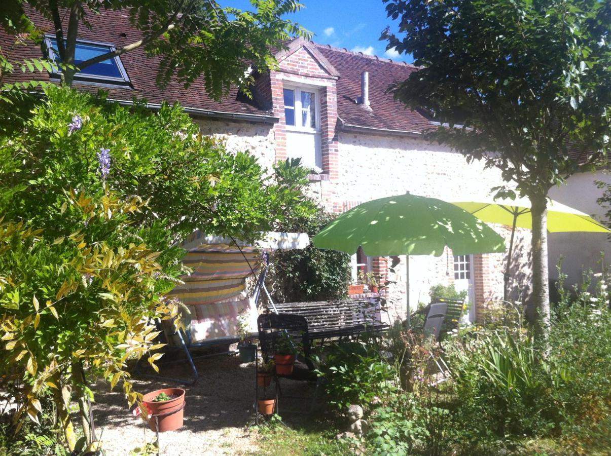 3 roses Bed and Breakfast Villeneuve-sur-Yonne Exterior foto